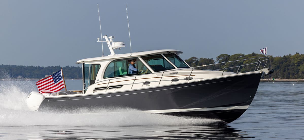 The Back Cove 39O Cruising at speed with a wake